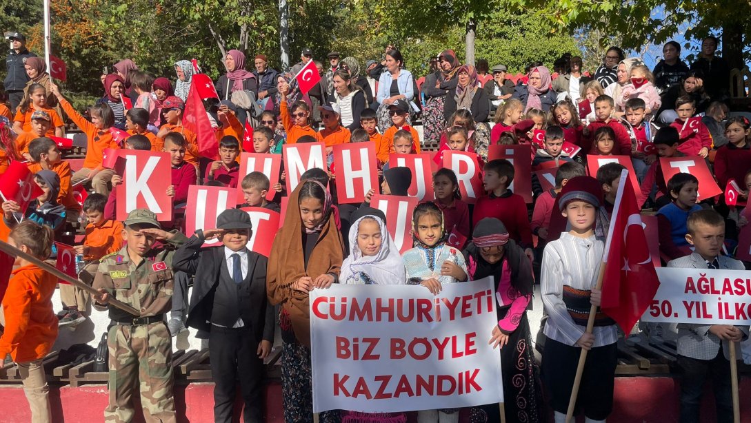 29 EKİM CUMHURİYET BAYRAMI ÇOŞKUYLA KUTLANDI