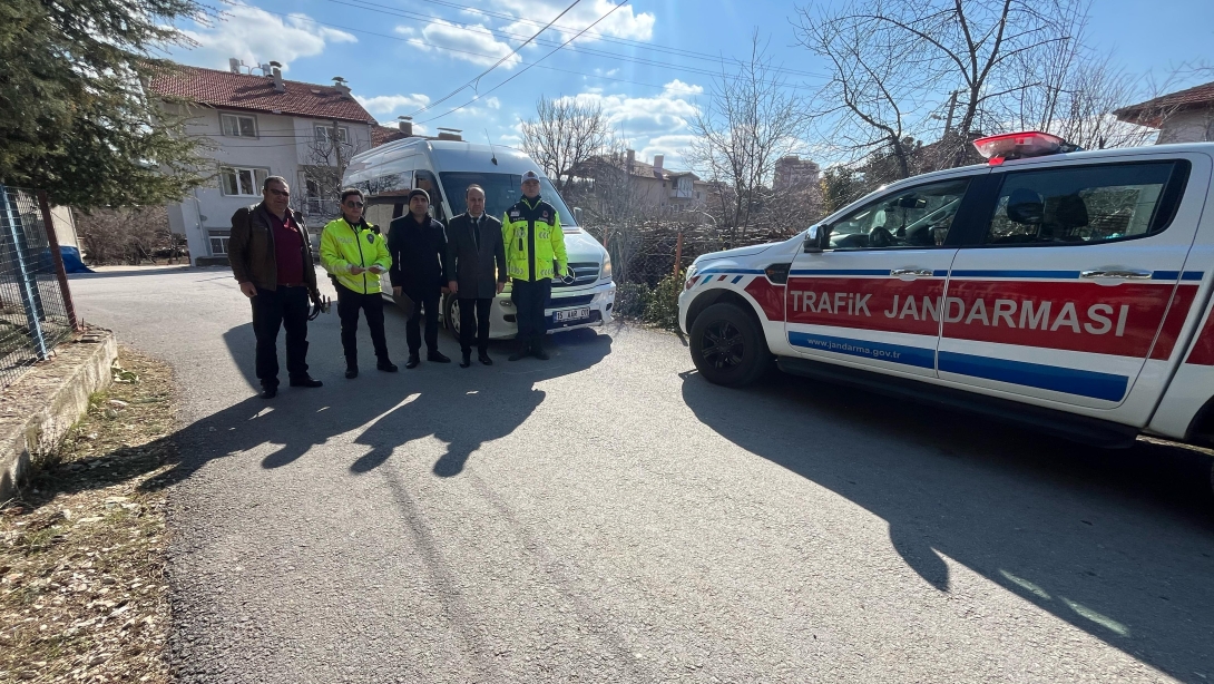 Müdürlüğümüz Koordinatörlüğünde Okul Servis Araçları Denetimleri Gerçekleşti.